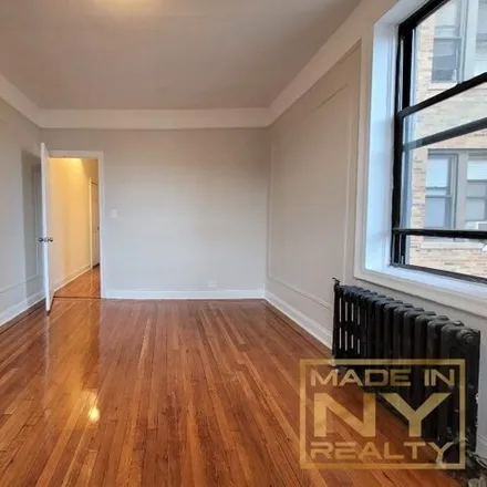 Image 7 - 25-74 33rd Street, New York, NY 11102, USA - Apartment for rent