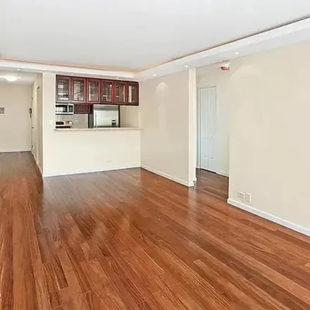 Rent this 2 bed apartment on Fifth Avenue Tower in 445 5th Avenue, New York