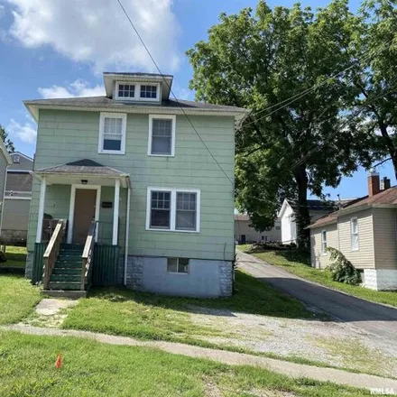 Buy this 4 bed house on 401 West Cherry Street in Carbondale, IL 62901