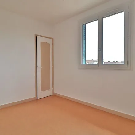 Image 3 - 1 Rue des Noës, 10300 Sainte-Savine, France - Apartment for rent