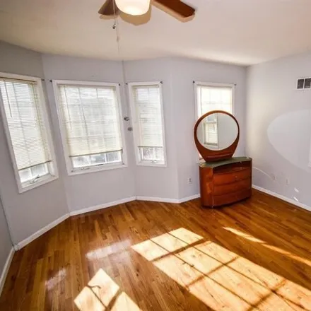 Image 7 - 190 Zabriskie Street, Jersey City, NJ 07307, USA - House for rent