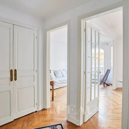 Rent this 3 bed apartment on 82 Avenue des Frères Lumière in 69008 Lyon 8e Arrondissement, France