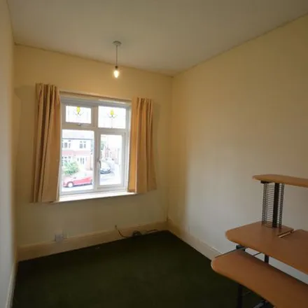 Rent this 3 bed townhouse on 65 St Anne's Road in Leeds, LS6 3NY