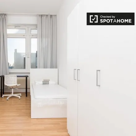 Rent this 4 bed room on Fritschestraße 34 in 10627 Berlin, Germany