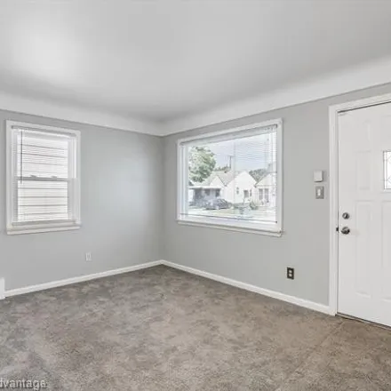 Image 3 - 1829 Hanford Avenue, Lincoln Park, MI 48146, USA - House for sale