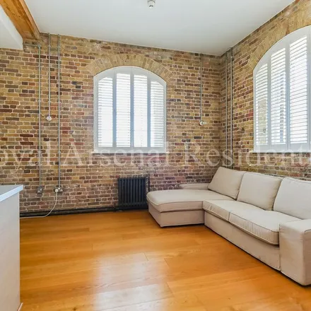 Rent this 1 bed apartment on 14 Cadogan Road in London, SE18 6SN