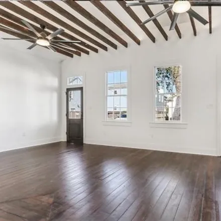 Image 2 - 616 7th Street, New Orleans, LA 70115, USA - House for sale