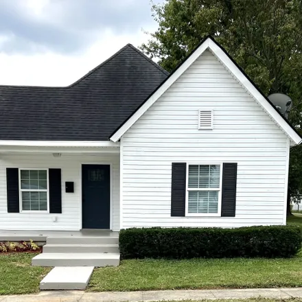 Buy this 3 bed house on 12 Linden Avenue in Winchester, KY 40391