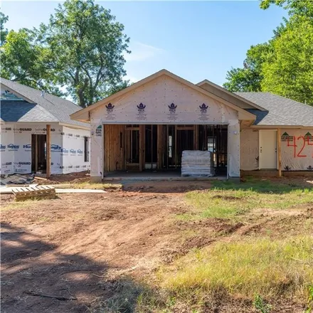Buy this 3 bed house on 424 Grove Street in Perry, OK 73077