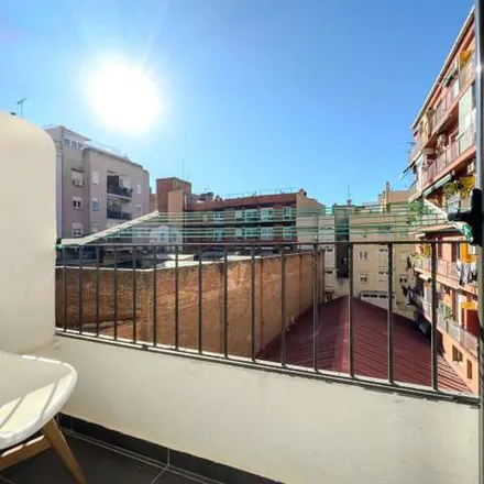 Rent this 2 bed apartment on Carrer dels Gimbernat in 08001 Barcelona, Spain