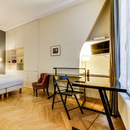 Rent this 3 bed apartment on Le Canard Enchainé in Rue Saint-Honoré, 75001 Paris
