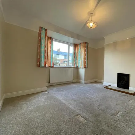 Image 2 - East View, Northallerton, DL6 1AQ, United Kingdom - Townhouse for rent