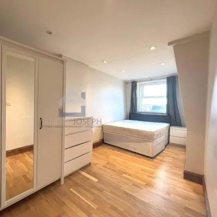 Image 4 - 112 Tooting Bec Road, London, SW17 8BW, United Kingdom - Room for rent