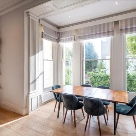 Image 4 - Spencer Court, 72 Marlborough Place, London, NW8 0PP, United Kingdom - Apartment for sale