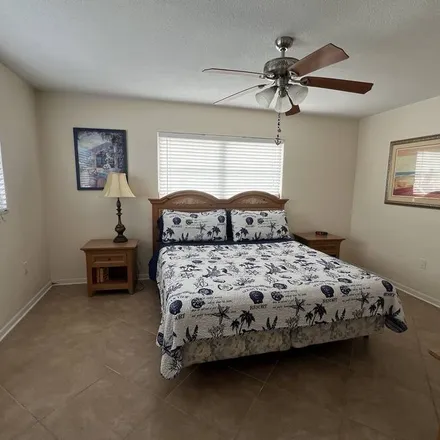 Rent this 1 bed apartment on Saint Pete Beach in FL, 33706