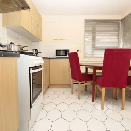 Image 5 - 39-52 Lipton Road, Ratcliffe, London, E1 0LD, United Kingdom - Apartment for rent