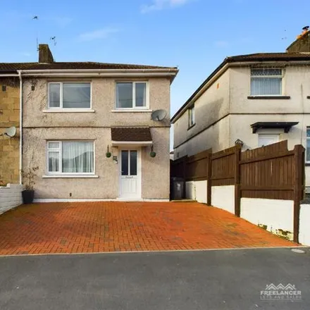 Buy this 3 bed duplex on Graig Park Circle in Newport, NP20 6HJ