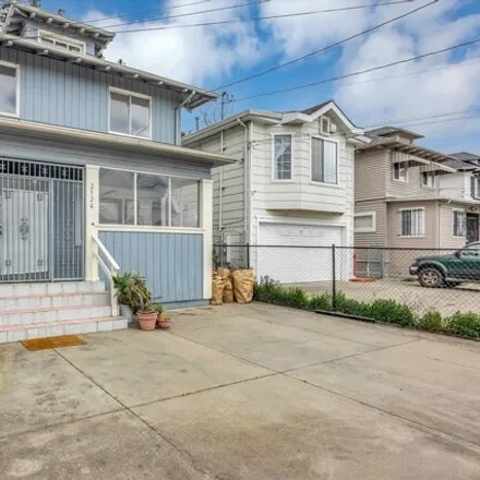 Buy this 3 bed house on 2524 East 15th Street in Oakland, CA 94601