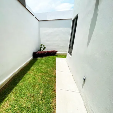 Buy this 6 bed house on unnamed road in 72940 Santa María Malacatepec, PUE