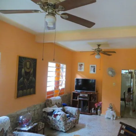 Rent this 2 bed house on Cojímar