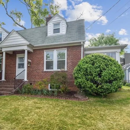 Rent this 3 bed house on 707 North Fillmore Street in Arlington, VA 22201