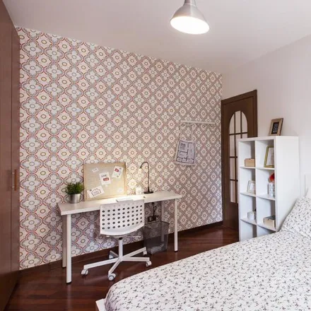 Rent this 5 bed room on Caffetteria Affori in Via Alessandro Astesani, 20161 Milan MI