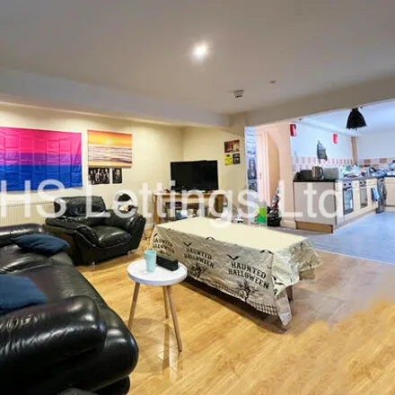 Rent this 8 bed townhouse on University of Leeds in Hyde Street, Leeds