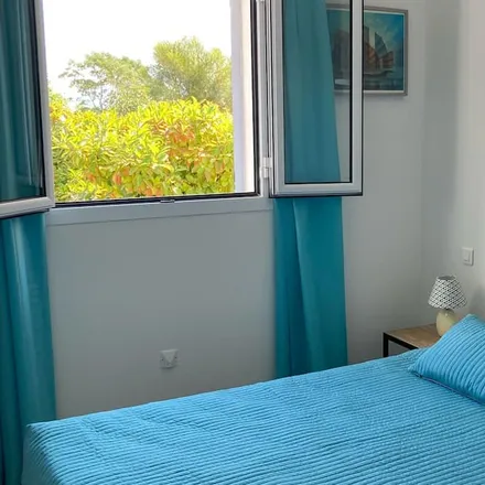 Rent this 2 bed apartment on 20220 L'Île-Rousse