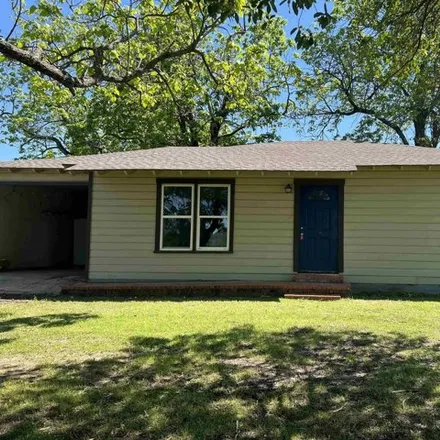 Buy this 2 bed house on 20492 County Road 4114 in Smith County, TX 75771