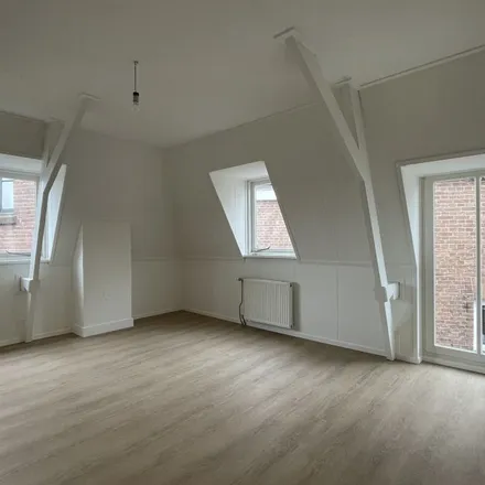 Rent this 2 bed apartment on Sloetstraat 122 in 6821 CZ Arnhem, Netherlands