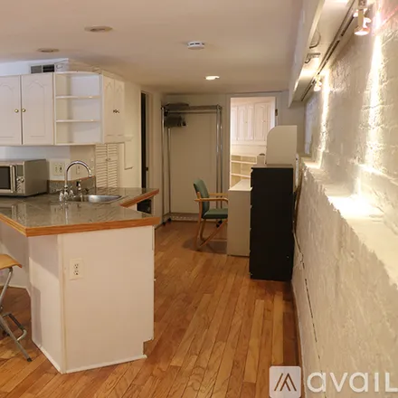 Image 4 - 3118 Dumbarton St NW, Unit English basement at 3118 1/2 Dumbarton St., NW, - Townhouse for rent