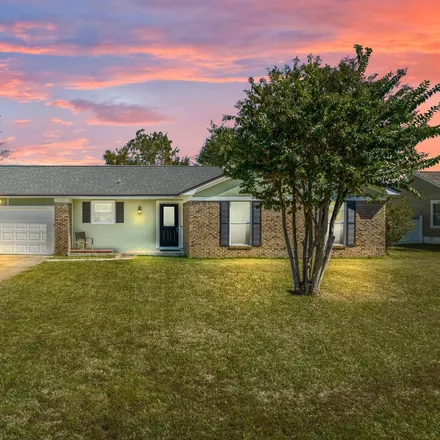 Buy this 3 bed house on 3728 Greentree Circle in Bay County, FL 32405