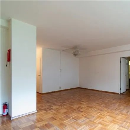 Image 7 - 8 Webb Avenue, New York, NY 10468, USA - Apartment for sale