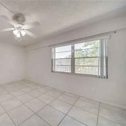 Image 4 - 100 Southwest 132nd Way, Pembroke Pines, FL 33027, USA - Condo for rent