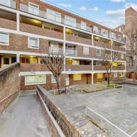 Buy this 3 bed apartment on 39-52 Lipton Road in Ratcliffe, London