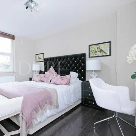 Image 5 - Adelaide Road, London, NW8 6NN, United Kingdom - Room for rent