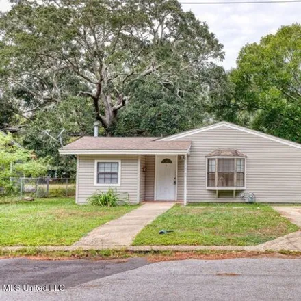 Rent this 3 bed house on 1229 Oliver Street in South Pascagoula, Pascagoula