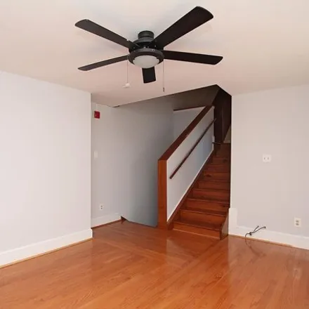 Image 3 - 411 Poplar Street, Philadelphia, PA 19123, USA - Apartment for rent