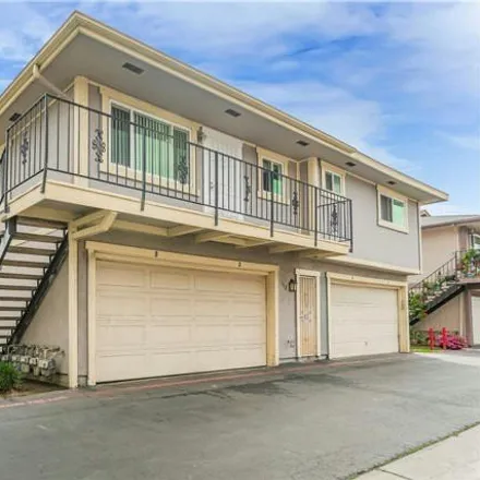 Buy this 2 bed condo on 15671 Williams Street in Aliso, Tustin