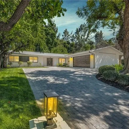 Image 2 - 5874 Valerie Avenue, Los Angeles, CA 91367, USA - House for sale