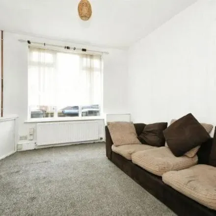 Image 7 - Clipstone Avenue, Sutton in Ashfield, NG17 4EU, United Kingdom - Townhouse for rent