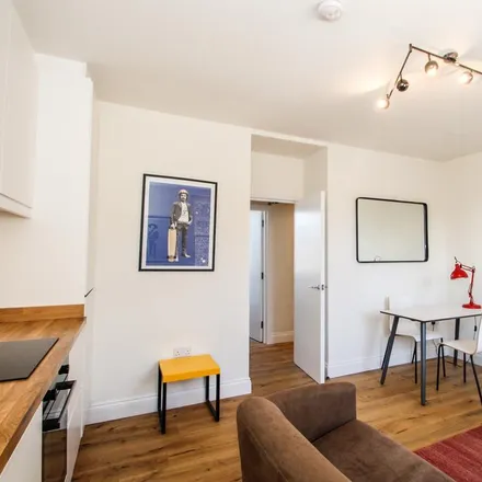 Rent this 1 bed apartment on Caledonian Road Post Office in 320 Caledonian Road, London