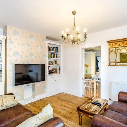Rent this 2 bed duplex on Updown Cottage in Chertsey Road, Windlesham