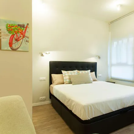 Rent this studio apartment on Ràpid Granada - Tuset in Carrer de la Granada del Penedès, 29
