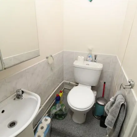 Image 7 - 4 Romilly Road, Cardiff, CF5 1FN, United Kingdom - Apartment for rent