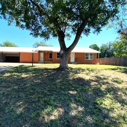 Buy this 4 bed house on 2108 Vine Street in Colorado City, TX 79512