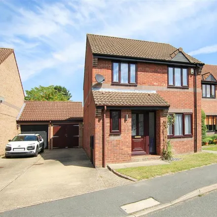Rent this 3 bed house on 9 Clover Court in Fulbourn, CB1 9YN