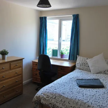 Image 1 - 20 Headcorn Drive, Tyler Hill, CT2 7QU, United Kingdom - Room for rent