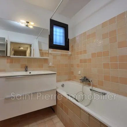 Rent this 3 bed apartment on Place de l'Hôtel de Ville in 06270 Villeneuve-Loubet, France