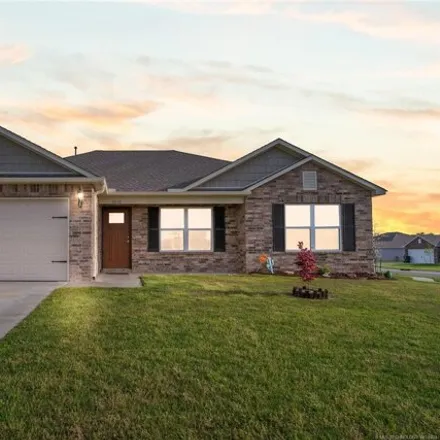 Rent this 3 bed house on unnamed road in Verdigris, Rogers County